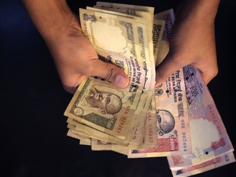 Ấn Độ thu hồi tiền 500 và 1.000 rupee nhằm chống tham nhũng