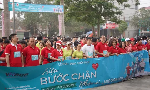 Hơn 200 tình nguyện viên chạy 5km hưởng ứng Chiến dịch "Triệu bước chân nhân ái" tại Lạng Sơn