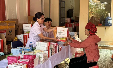 Hàng nghìn người dân Điện Biên được khám bệnh miễn phí