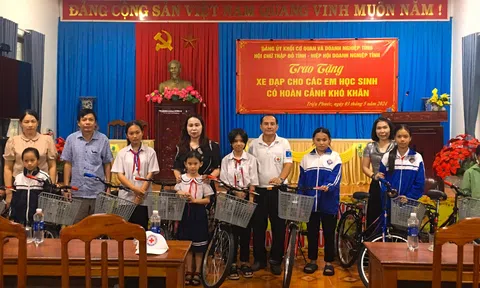 Quảng Trị: Tặng 15 xe đạp cho học sinh có hoàn cảnh khó khăn ở xã Triệu Phước