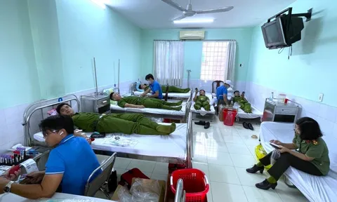 Gần 300 CBCS Công an tỉnh Đồng Nai hiến máu tình nguyện