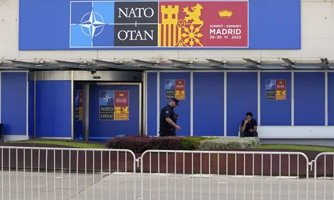Khai mạc Hội nghị Thượng đỉnh NATO